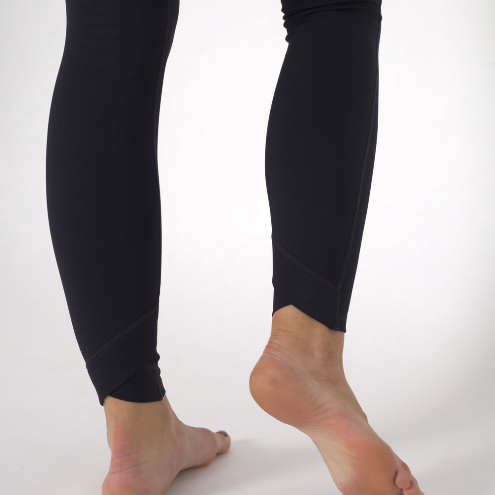 
                  
                    YOGAFLOW WRAP WAIST LEGGINGS DUO BLACK
                  
                