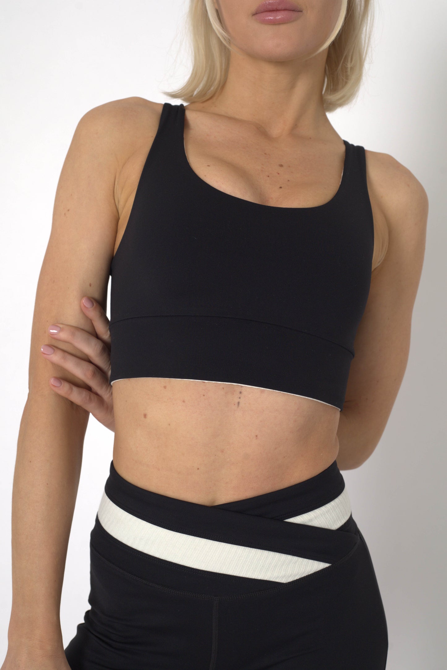 YOGAFLOW REVERSIBLE SPORTS BRA MEDIUM SUPPORT DUO BLACK