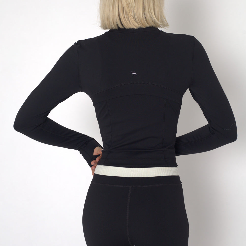 
                  
                    POWERFLOW CROPPED RUNNING JACKET BLACK
                  
                