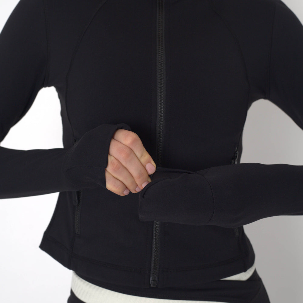 
                  
                    POWERFLOW CROPPED RUNNING JACKET BLACK
                  
                